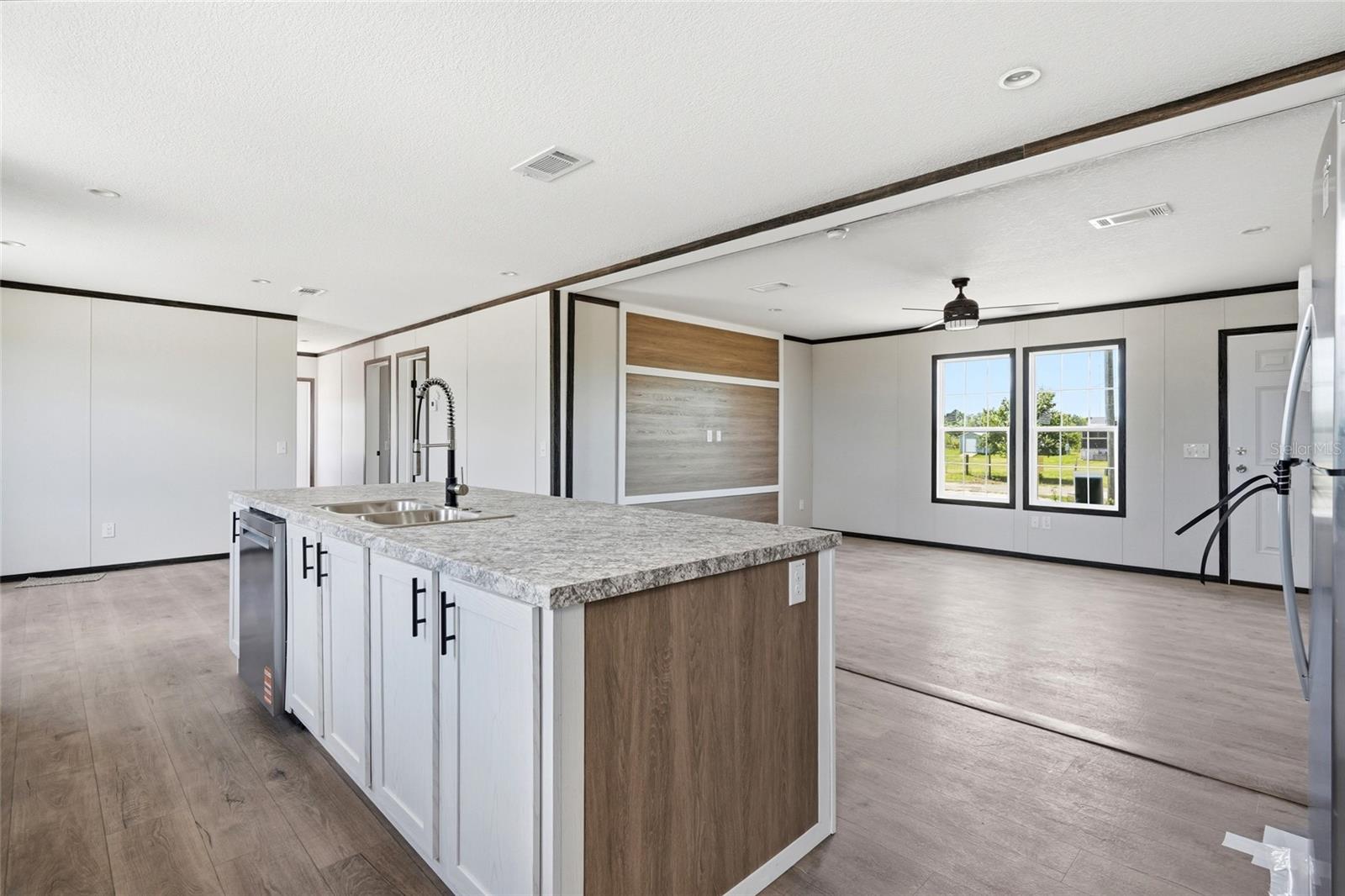 VIKING ESTATES - Residential