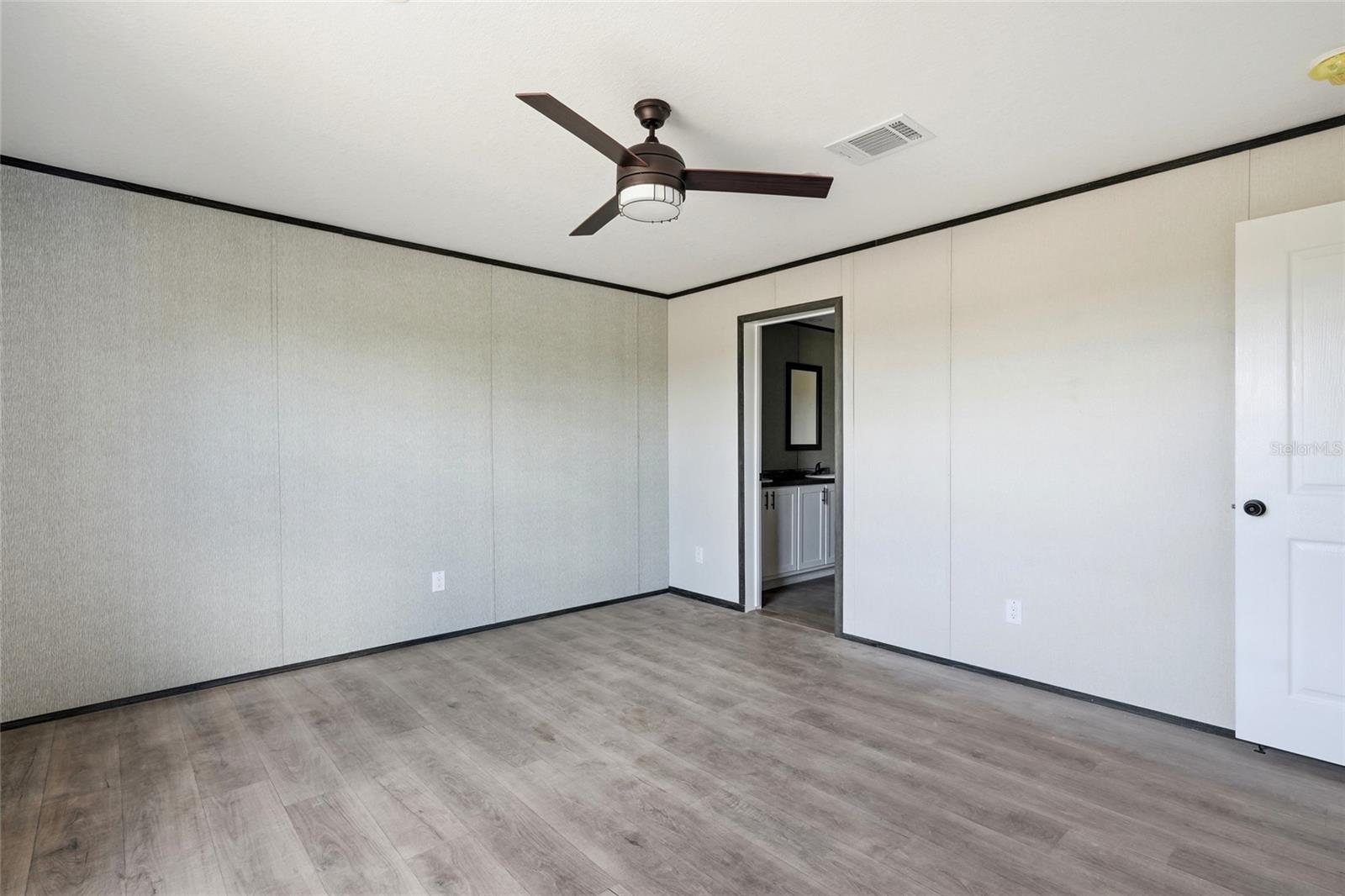 VIKING ESTATES - Residential