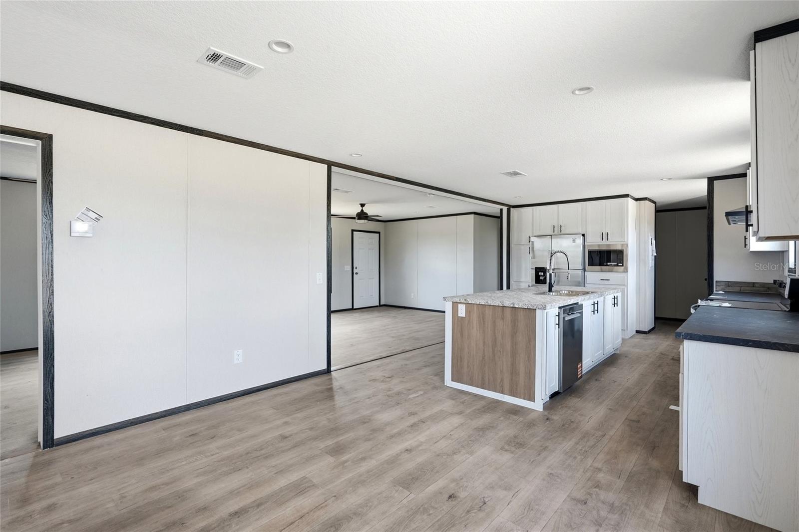 VIKING ESTATES - Residential