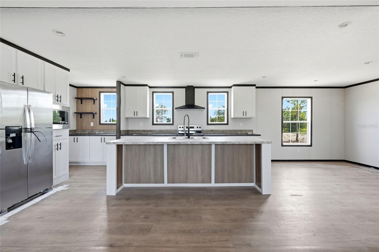 VIKING ESTATES - Residential