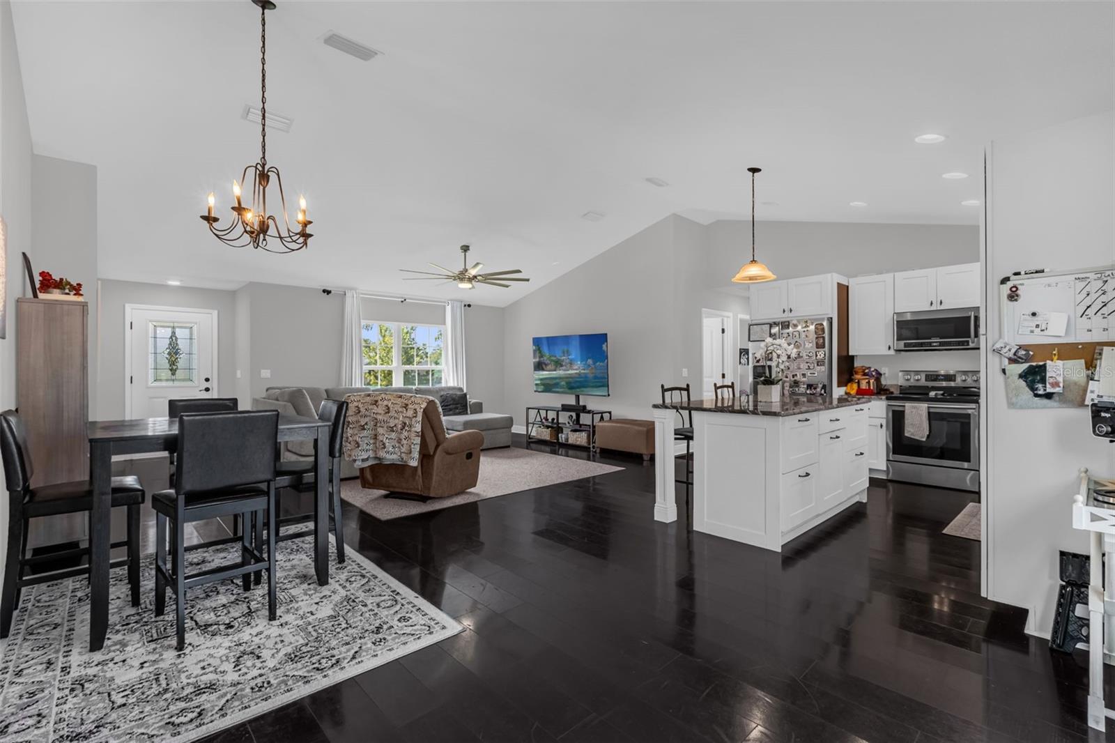 KINGSLAND COUNTRY ESTATE WHISPERING PINES - Residential
