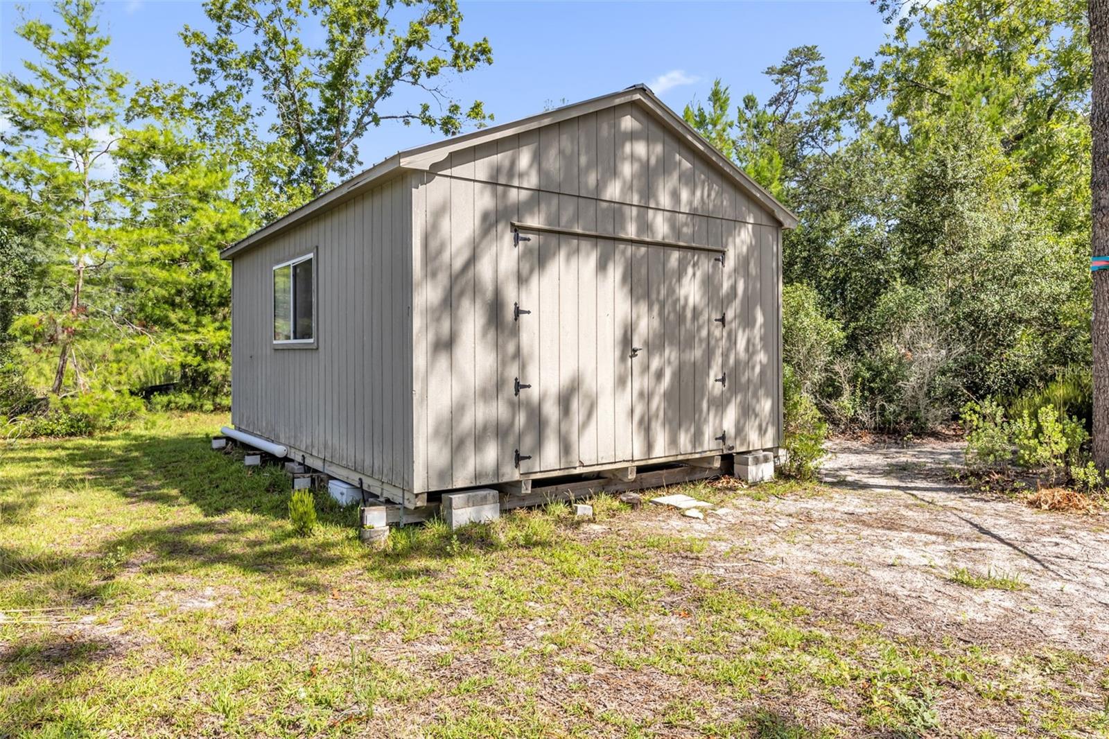 KINGSLAND COUNTRY ESTATE WHISPERING PINES - Residential