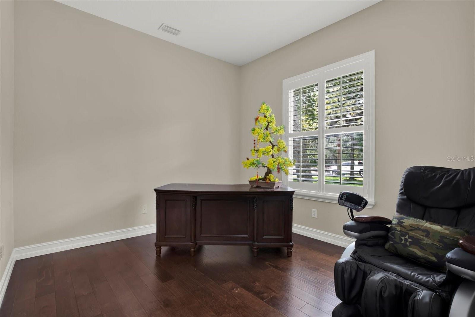 WATERS EDGE 01 - Residential