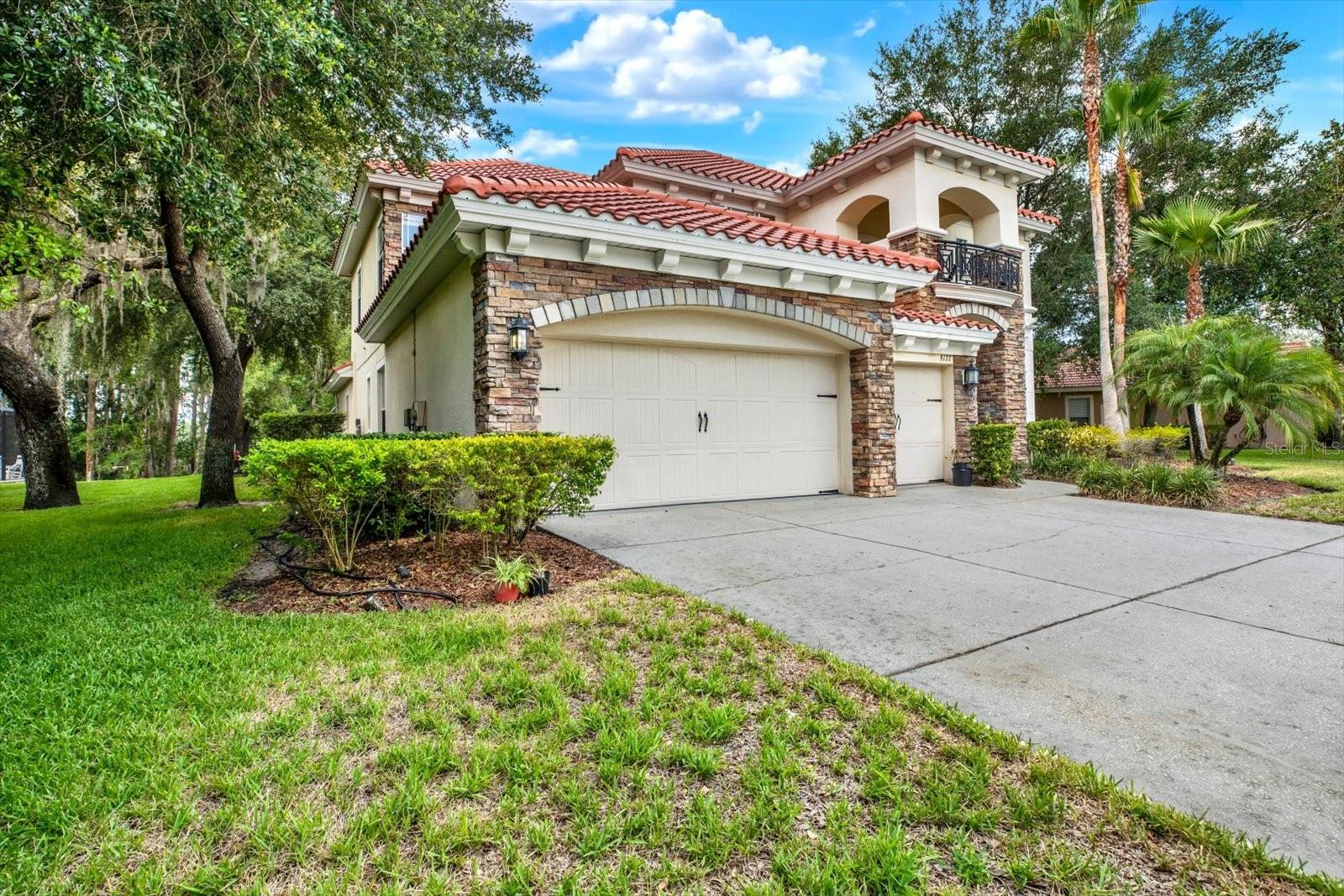 WATERS EDGE 01 - Residential