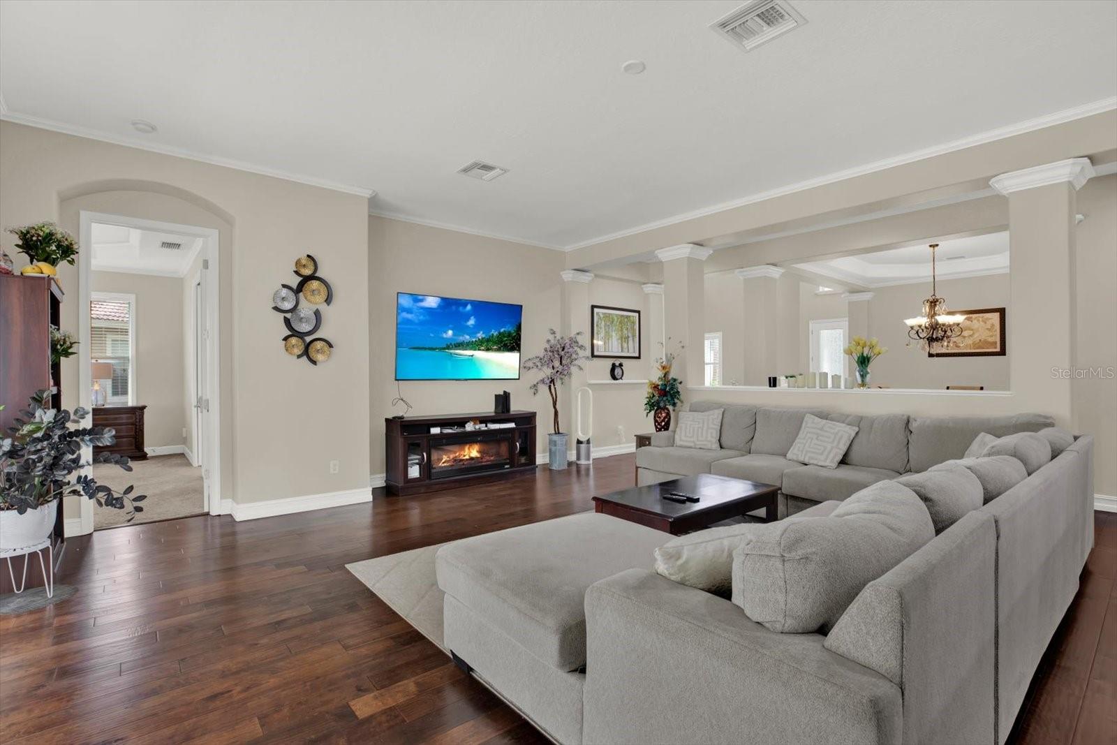 WATERS EDGE 01 - Residential