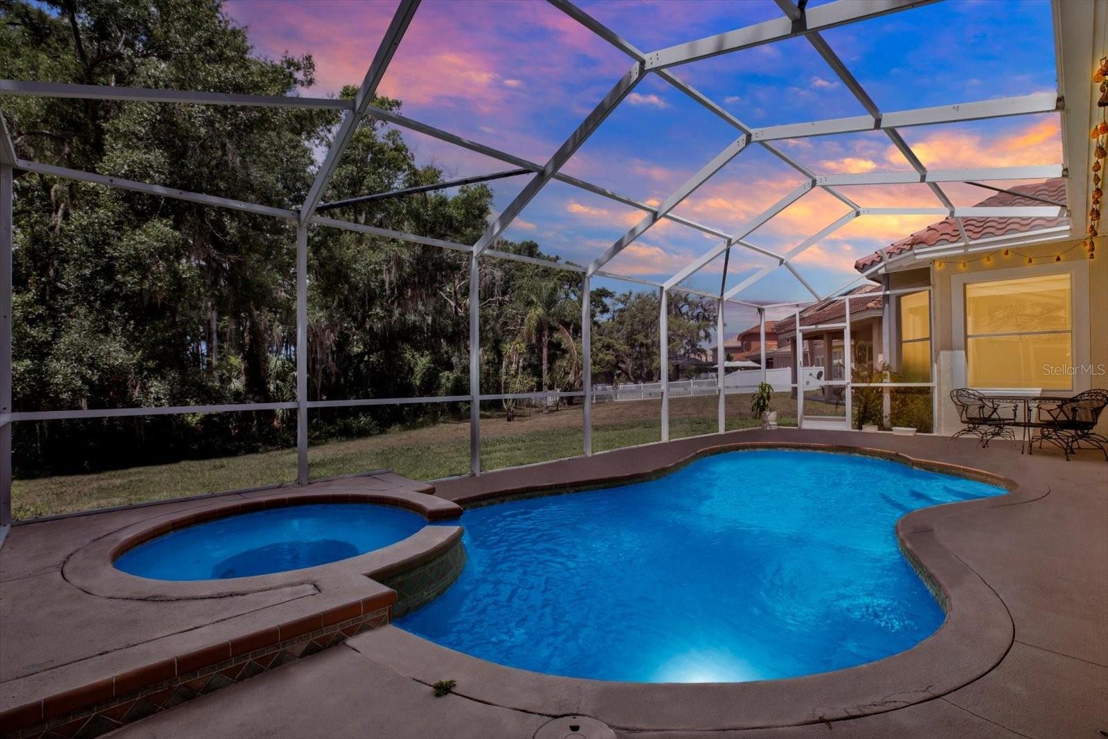 WATERS EDGE 01 - Residential