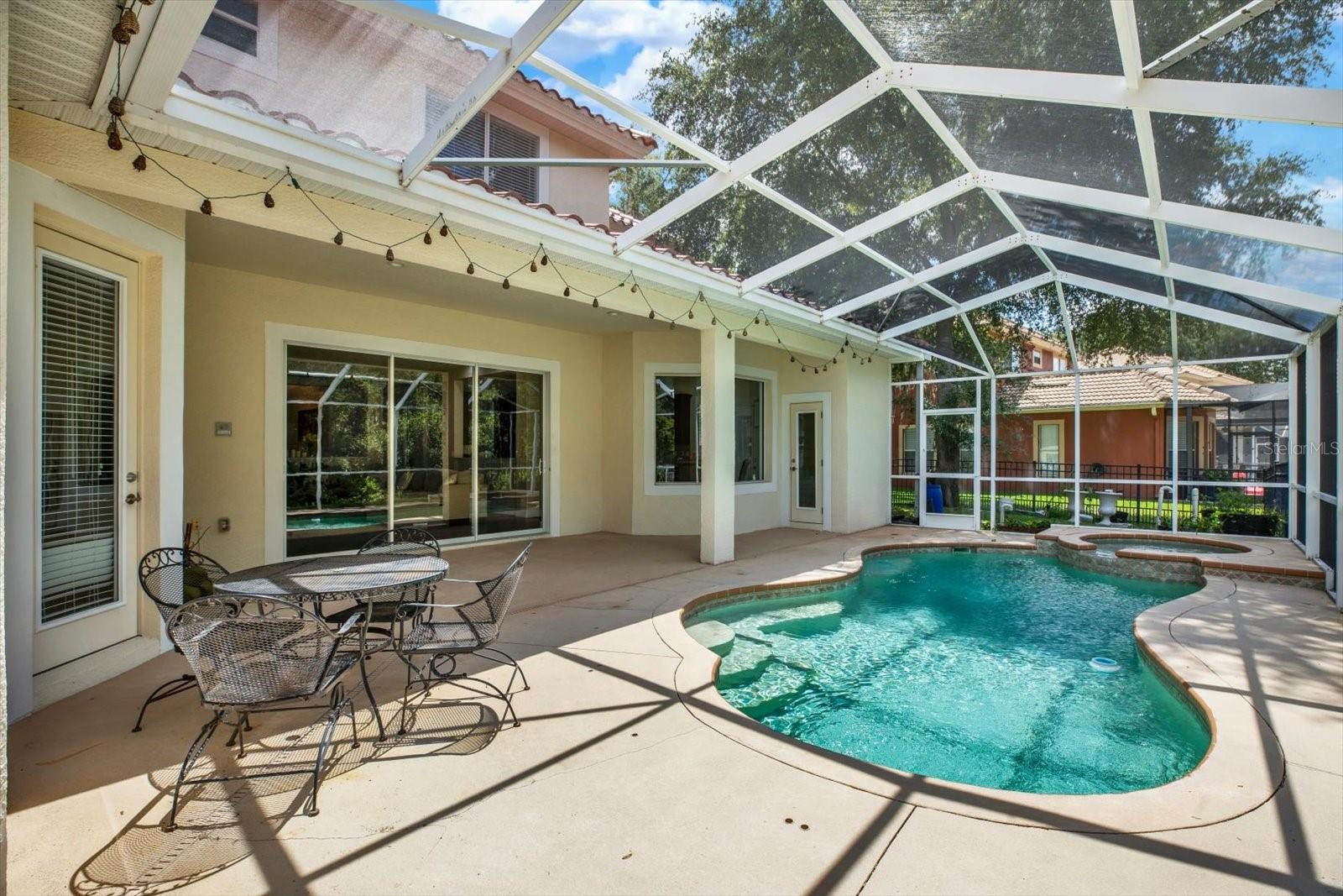 WATERS EDGE 01 - Residential