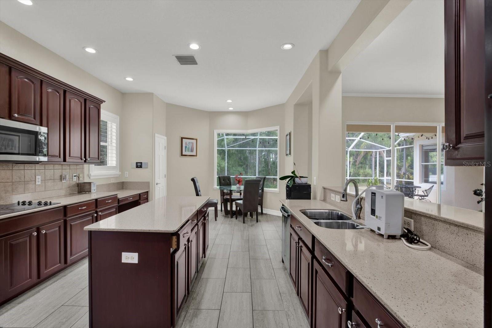 WATERS EDGE 01 - Residential