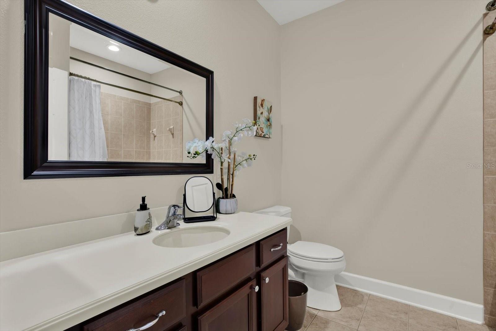 WATERS EDGE 01 - Residential