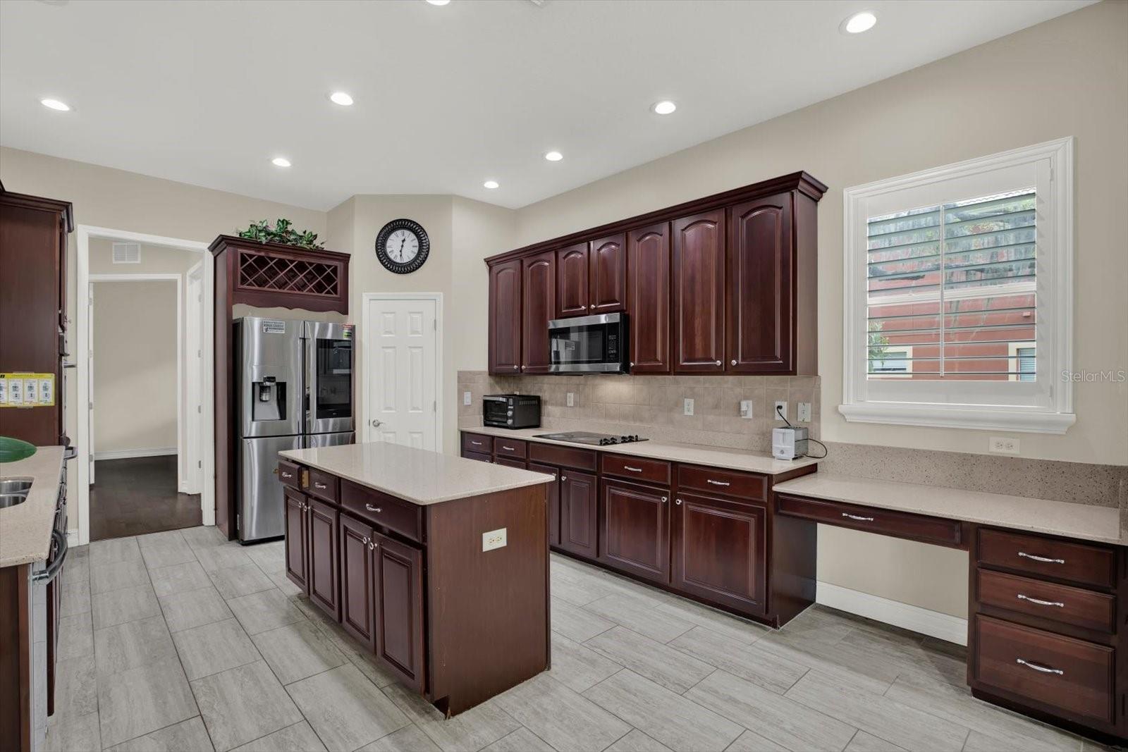 WATERS EDGE 01 - Residential