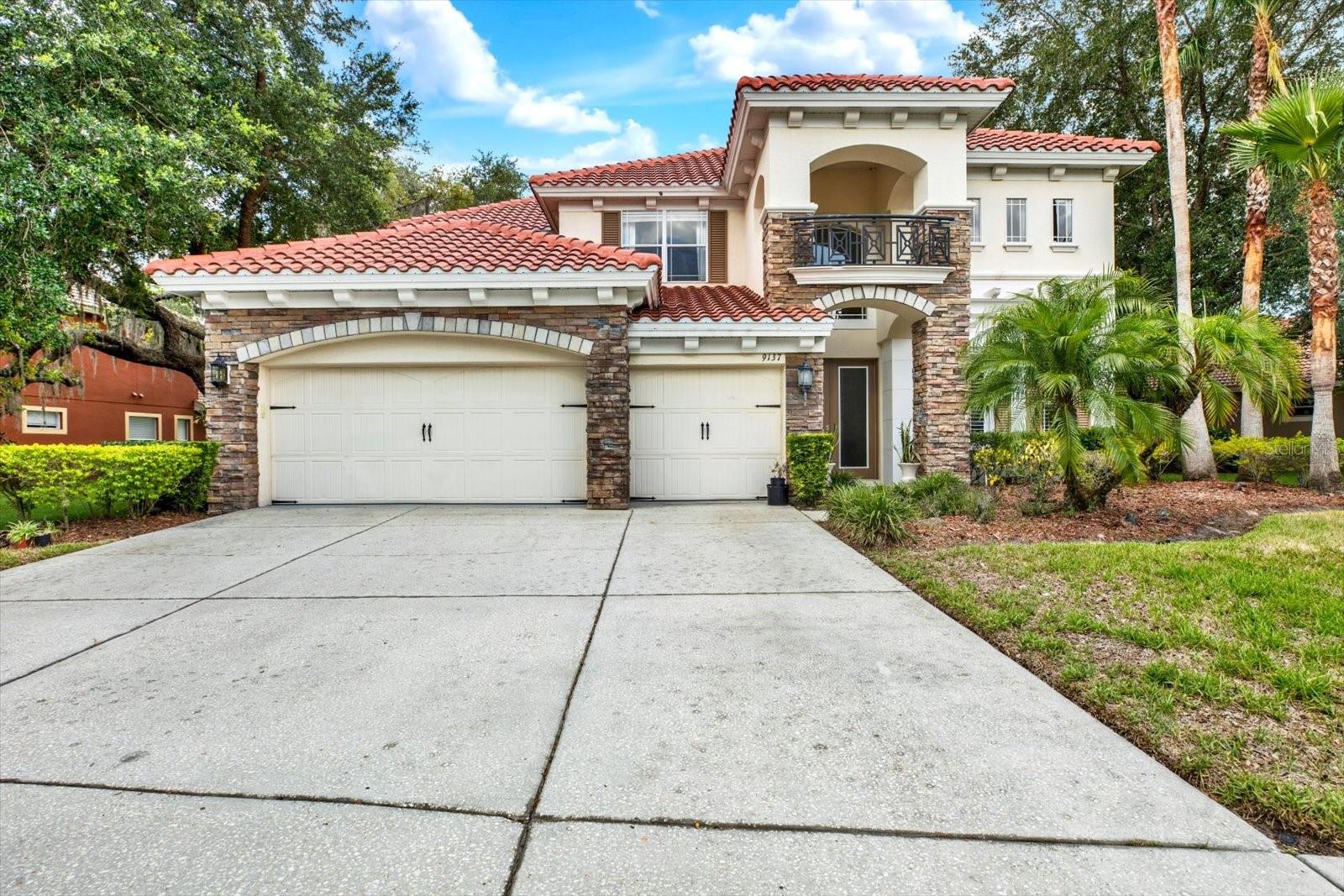 WATERS EDGE 01 - Residential