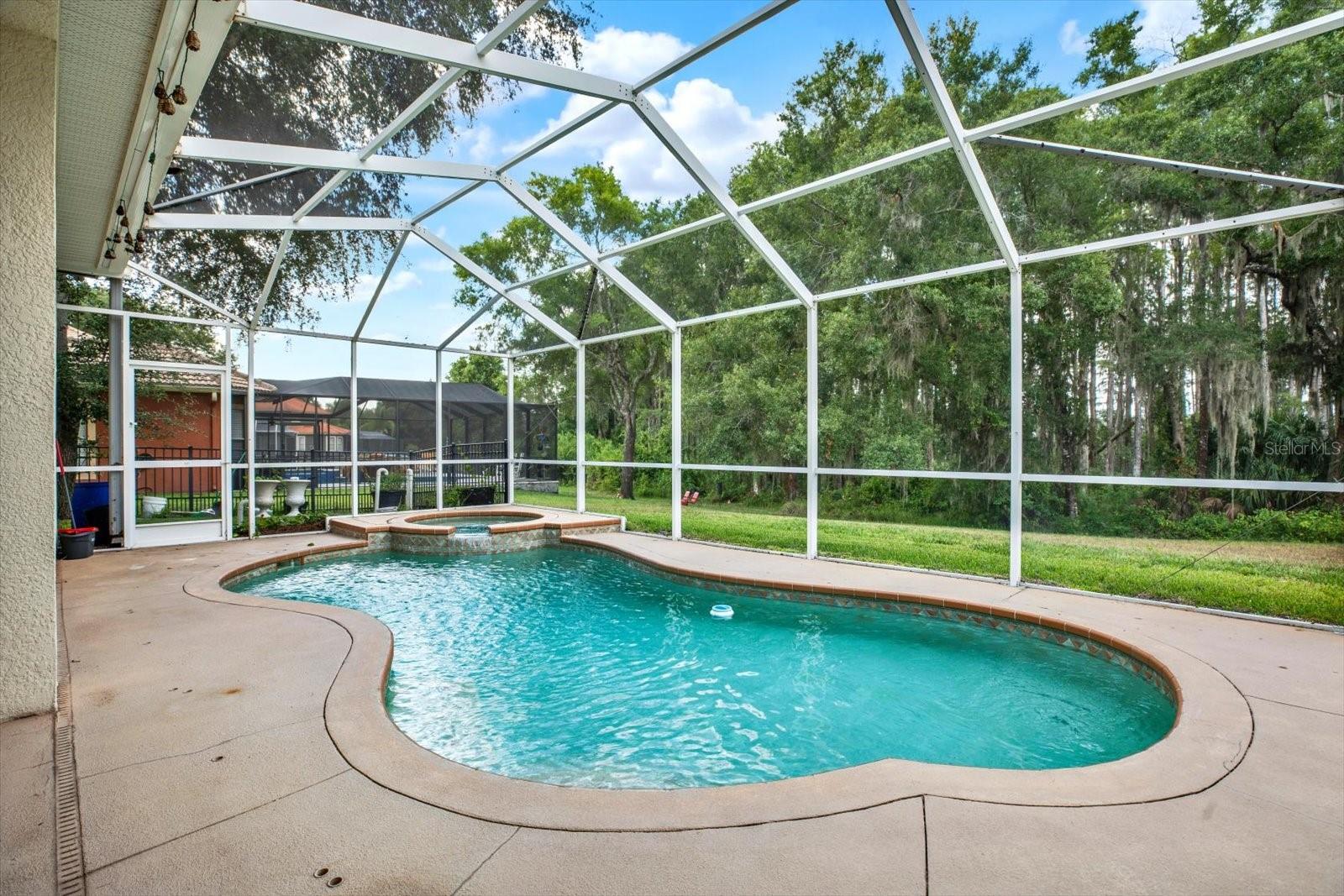 WATERS EDGE 01 - Residential