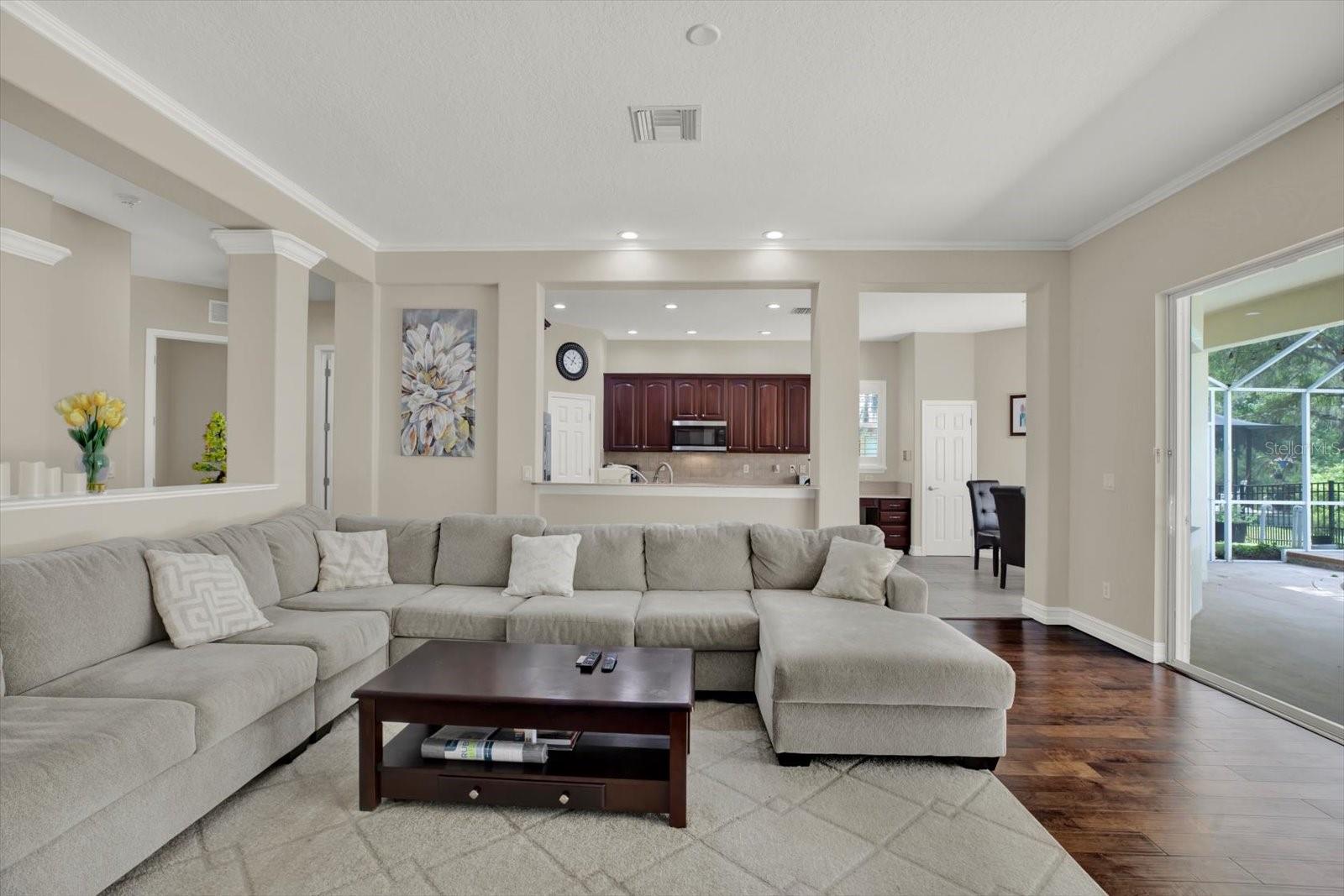 WATERS EDGE 01 - Residential