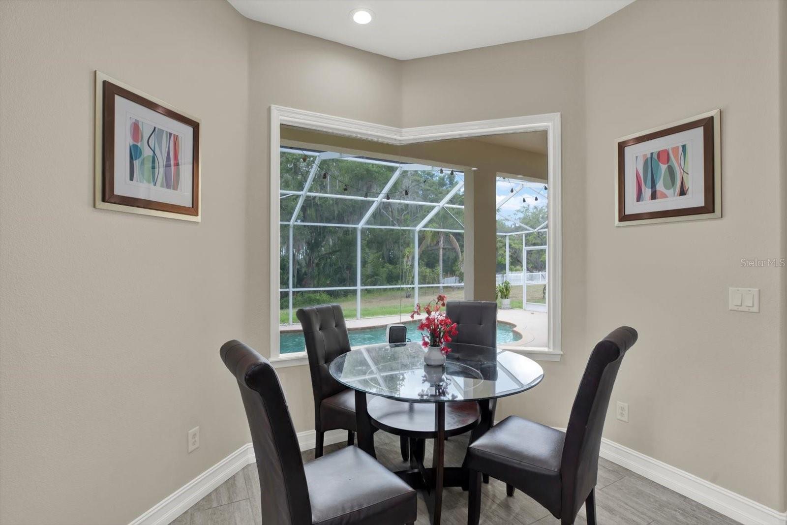 WATERS EDGE 01 - Residential