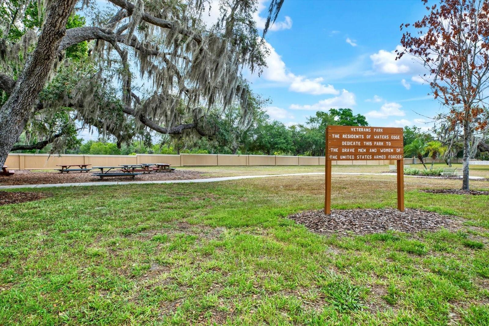 WATERS EDGE 01 - Residential