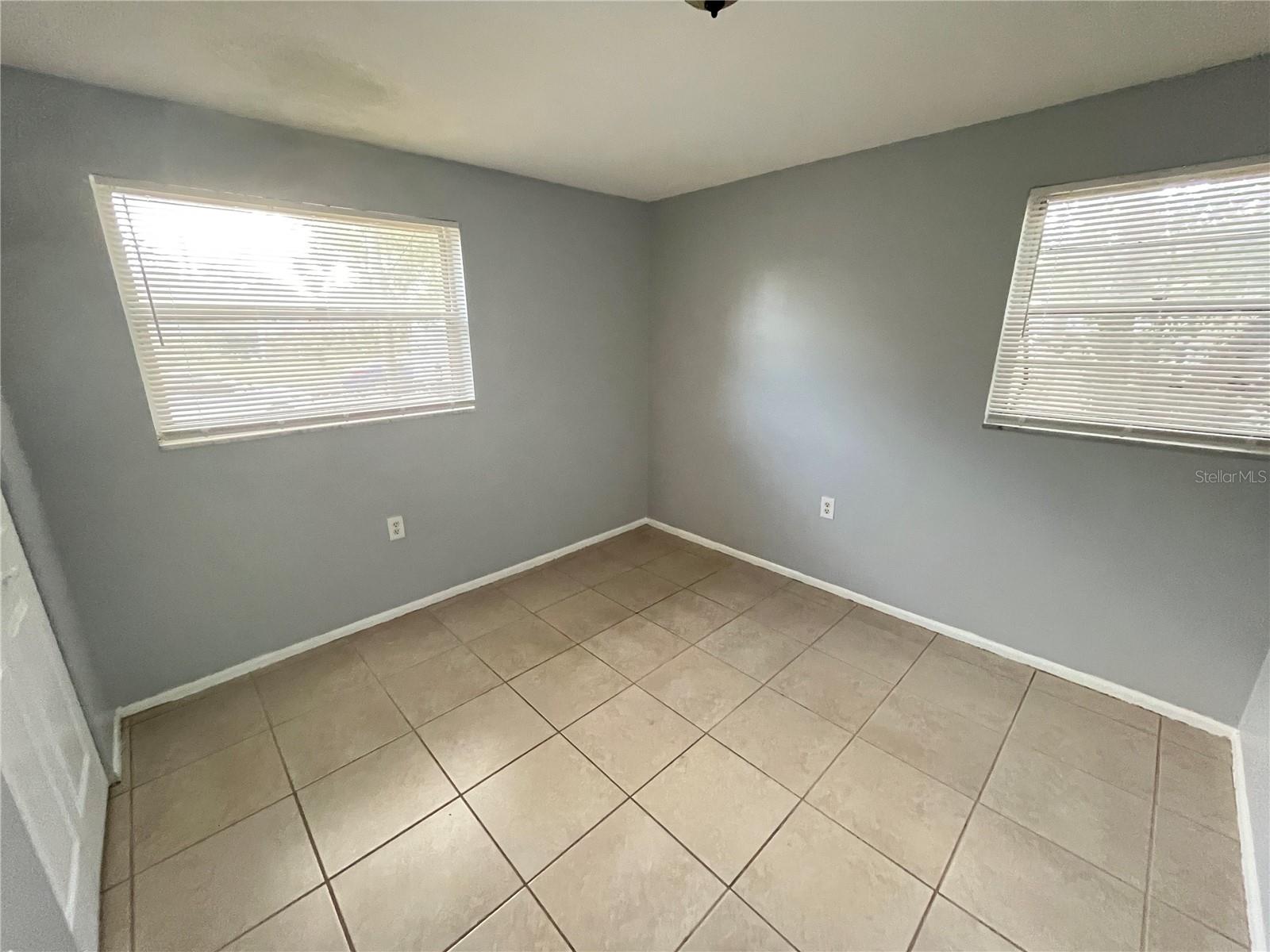 ACADEMY MANOR UNIT 01 - Residential Lease