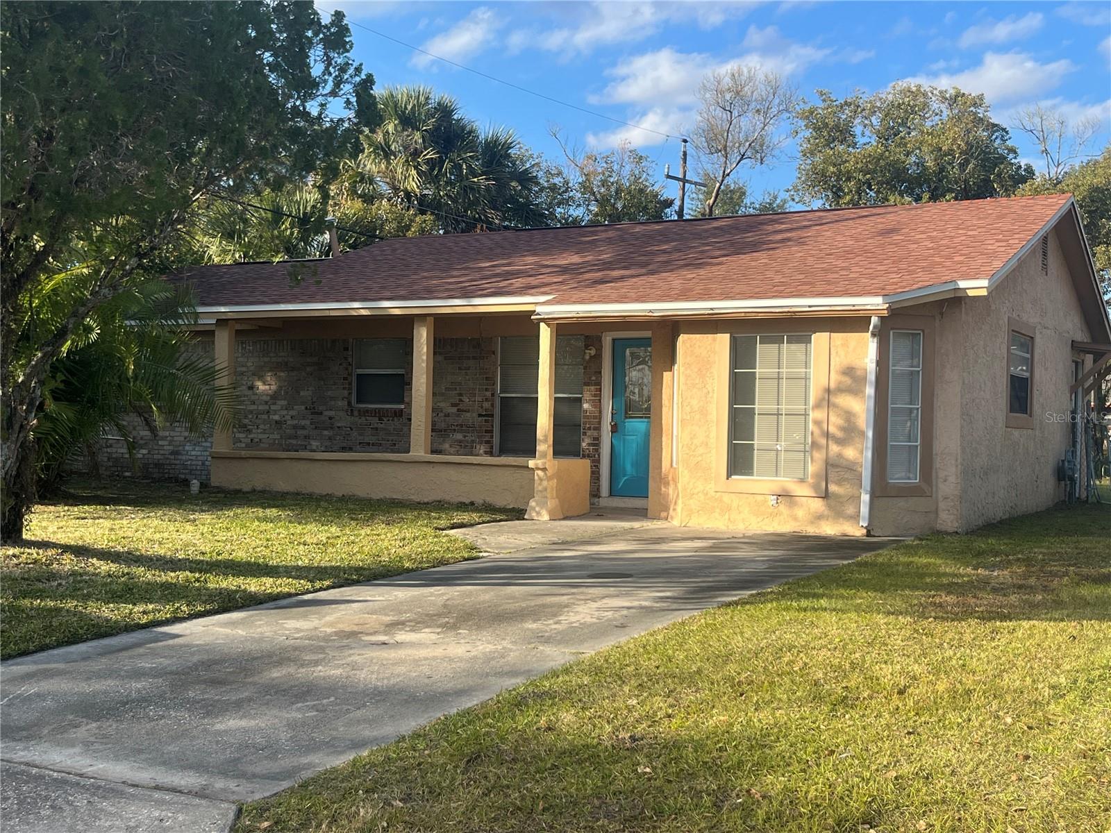 ACADEMY MANOR UNIT 01 - Residential Lease