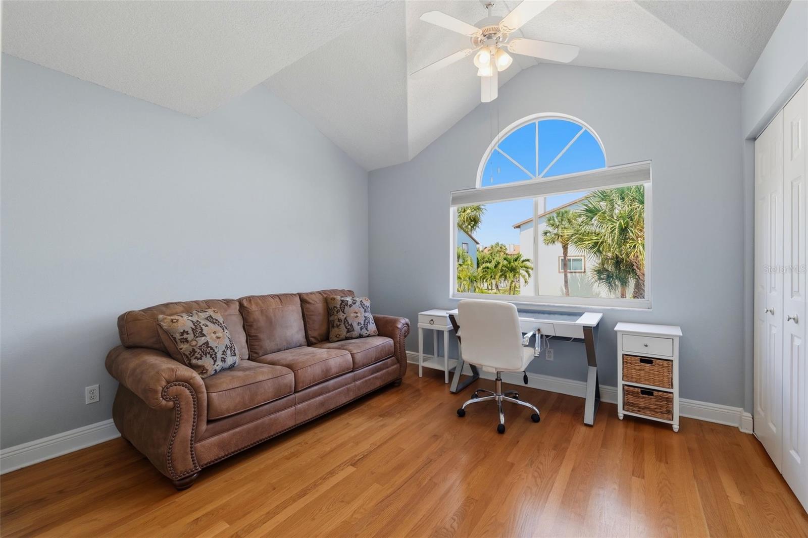 PALMS OF TIERRA - Residential Lease