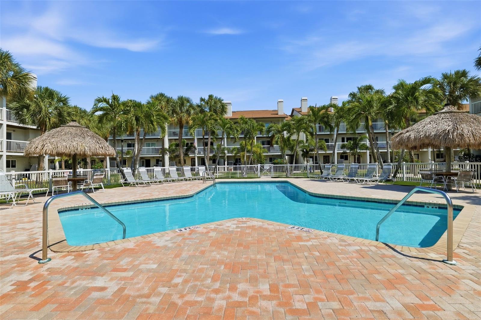 PALMS OF TIERRA - Residential Lease