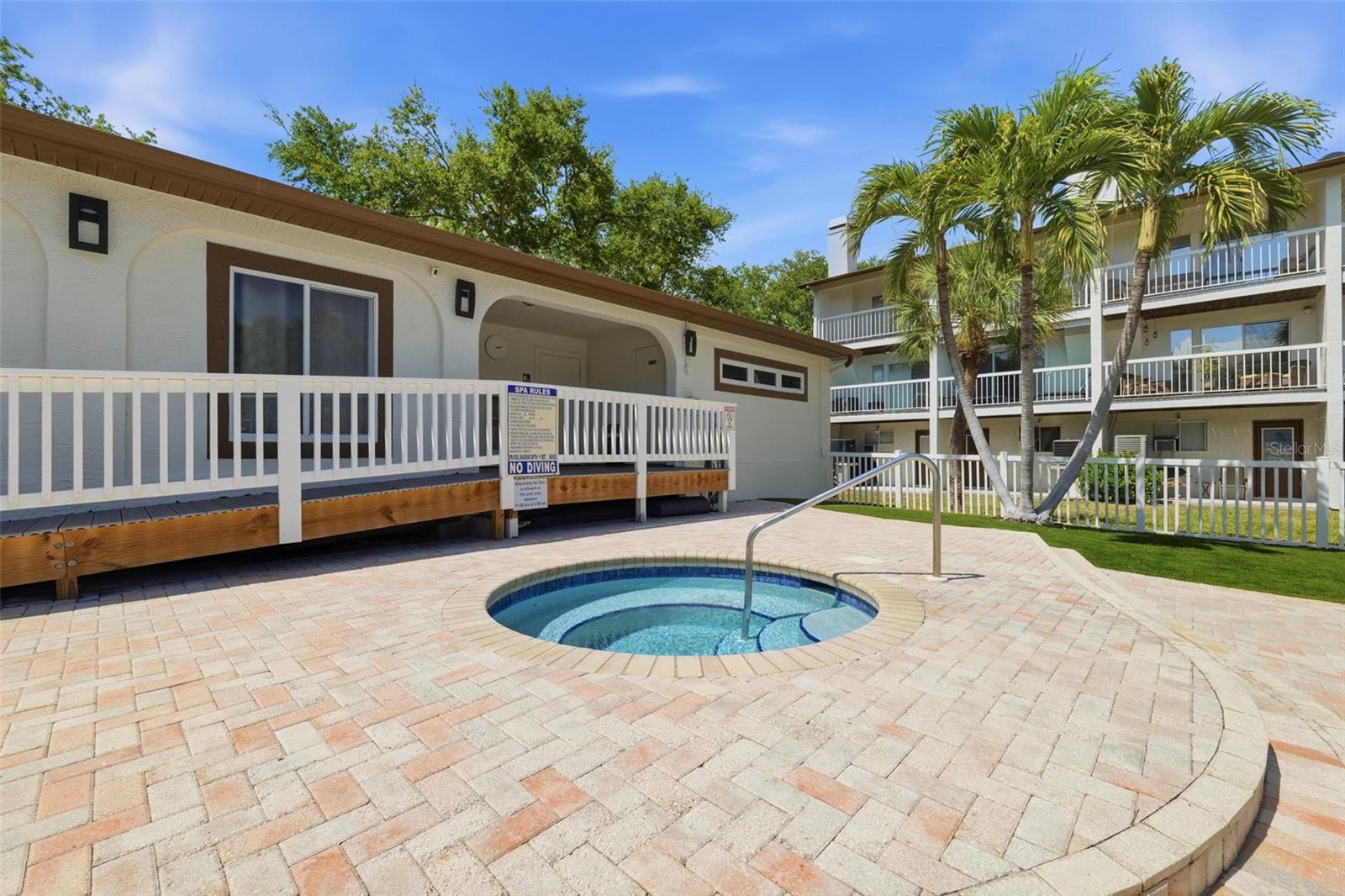 PALMS OF TIERRA - Residential Lease