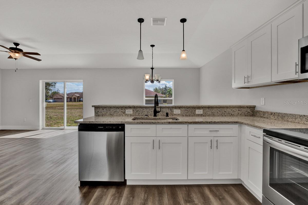 SEBRING COUNTRY ESTATE SEC 03 - Residential