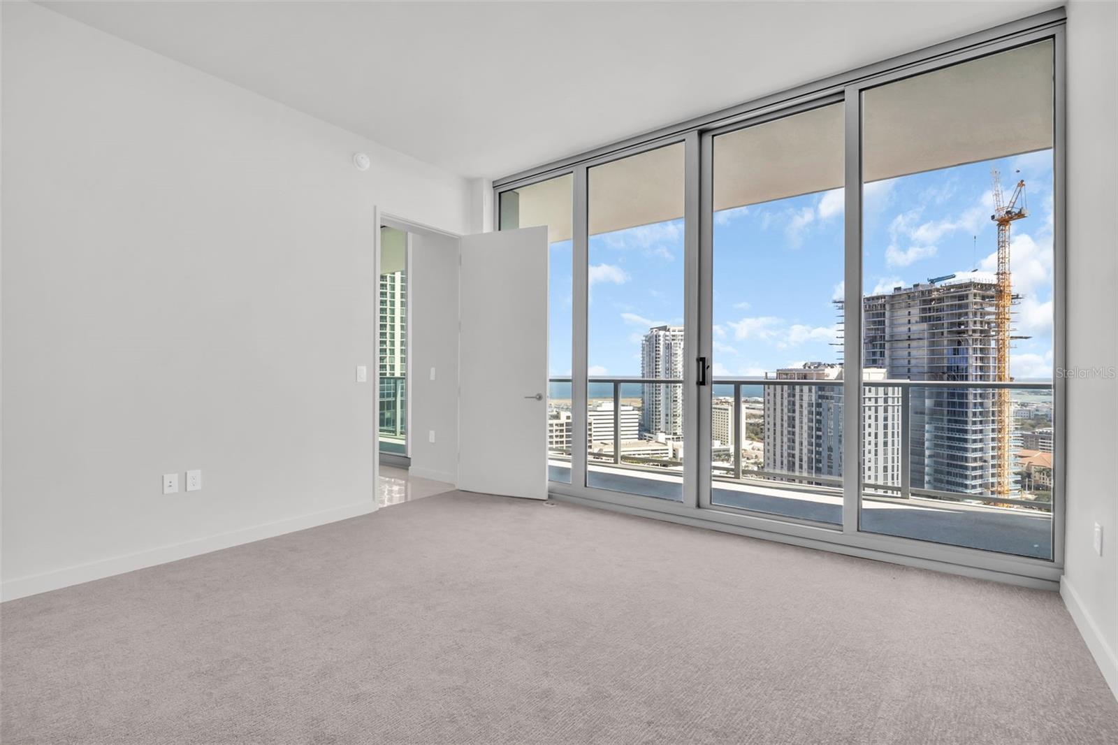 400 CENTRAL - Residential Lease