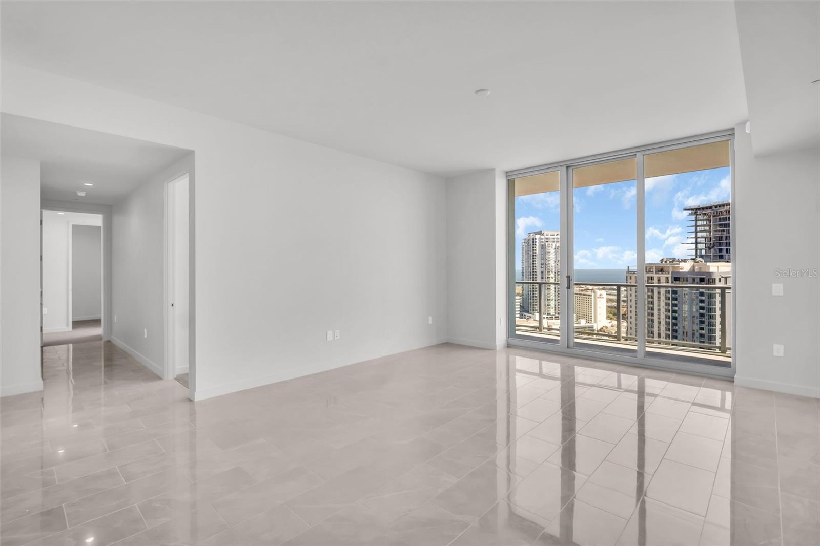 400 CENTRAL - Residential Lease