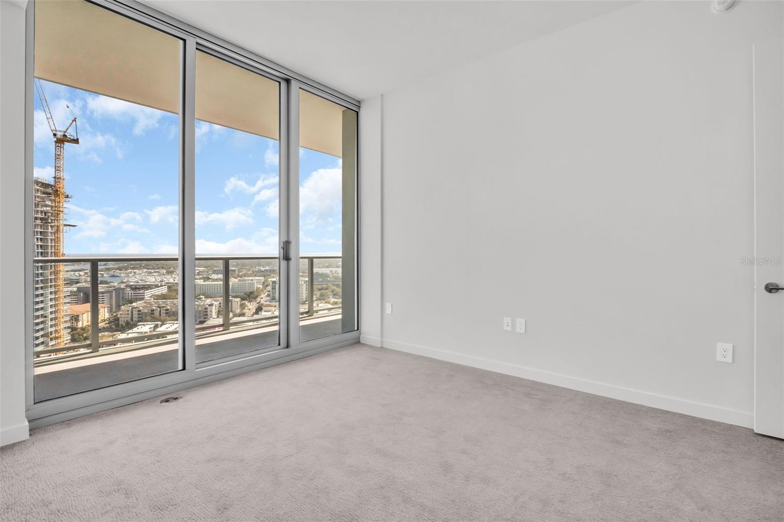 400 CENTRAL - Residential Lease