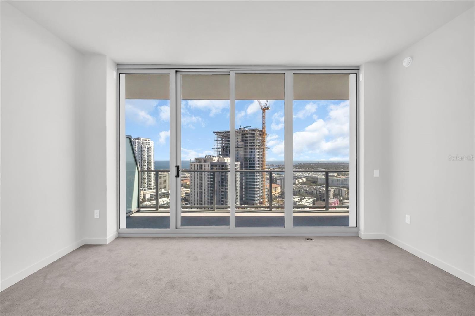 400 CENTRAL - Residential Lease
