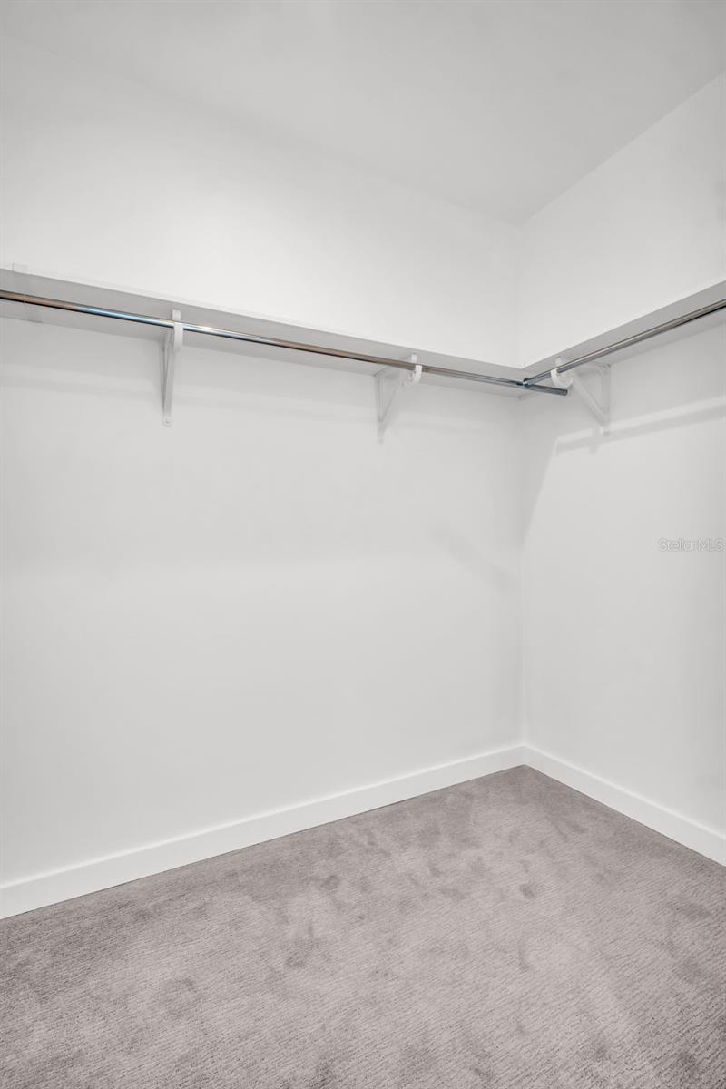 400 CENTRAL - Residential Lease