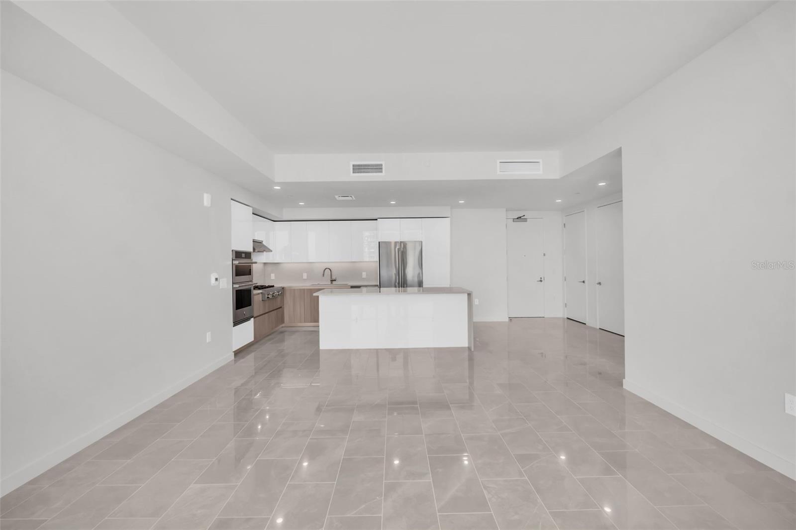400 CENTRAL - Residential Lease