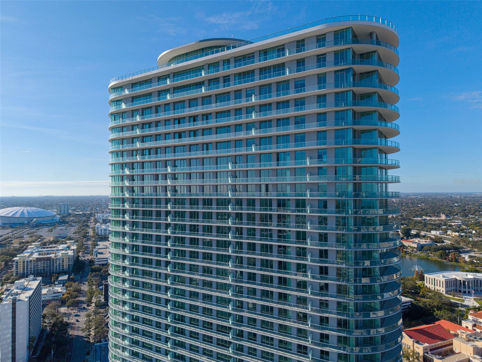 400 CENTRAL - Residential Lease