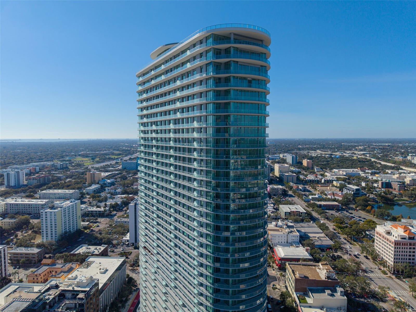 400 CENTRAL - Residential Lease