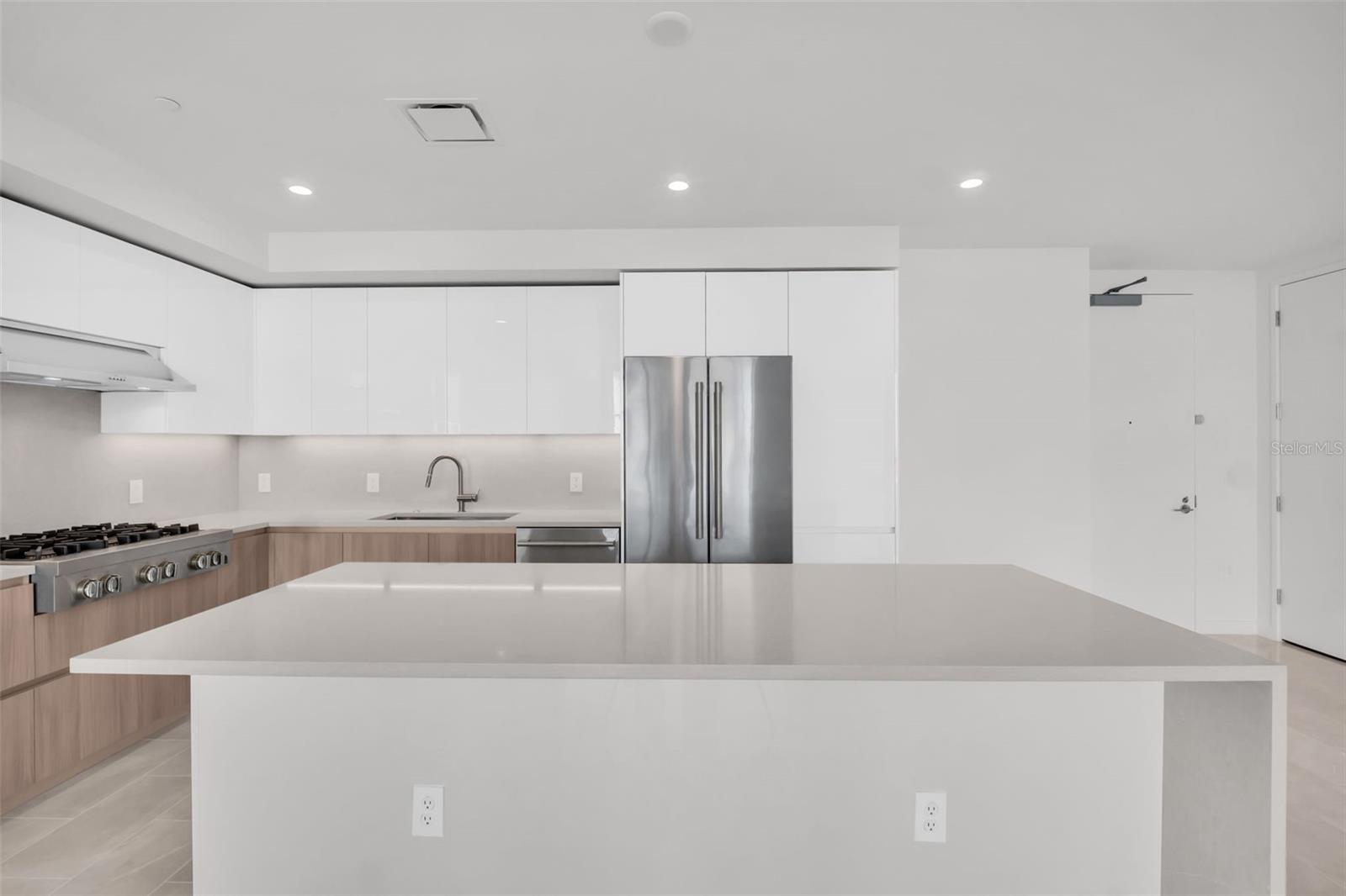 400 CENTRAL - Residential Lease