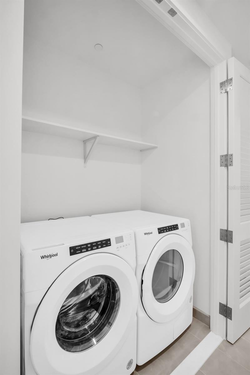 400 CENTRAL - Residential Lease