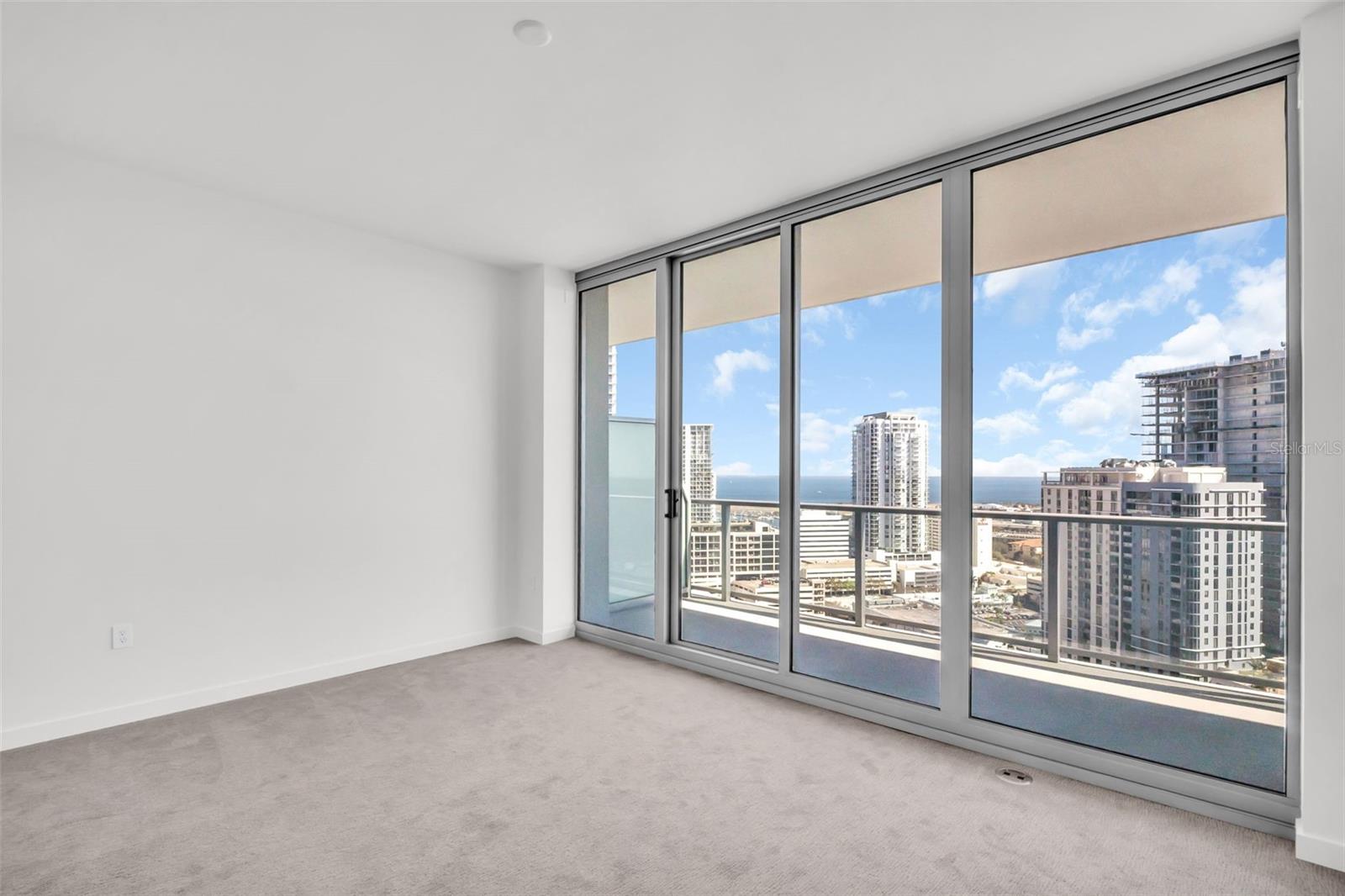 400 CENTRAL - Residential Lease