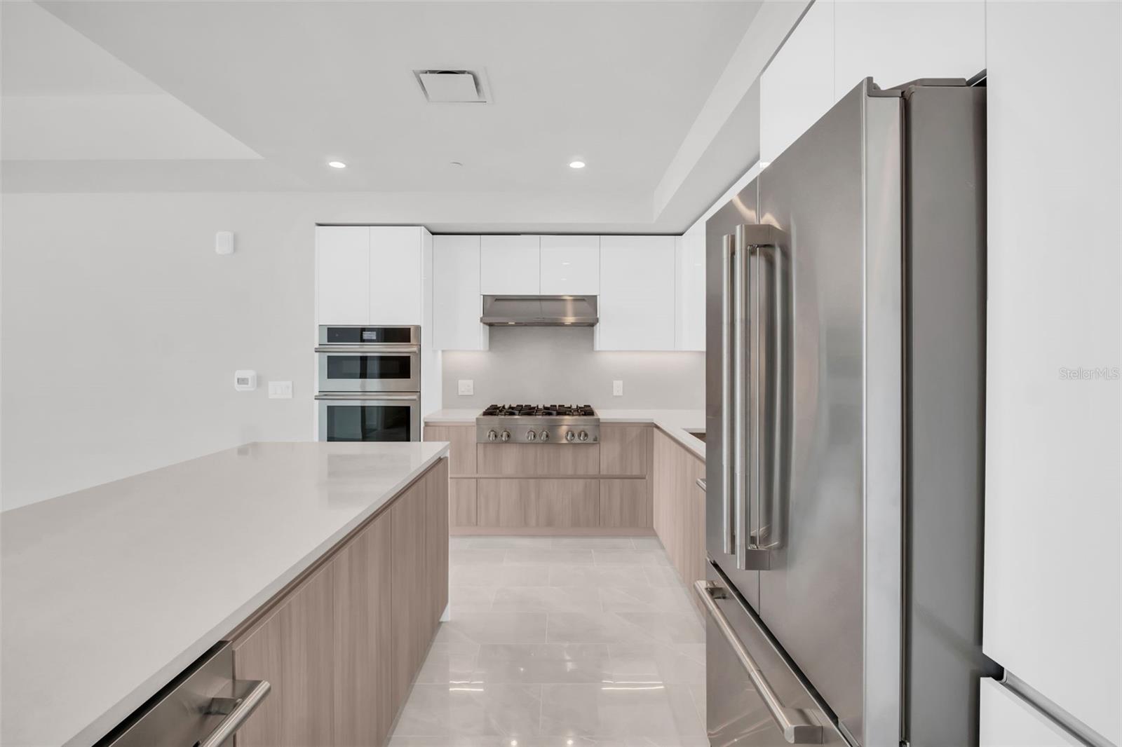 400 CENTRAL - Residential Lease