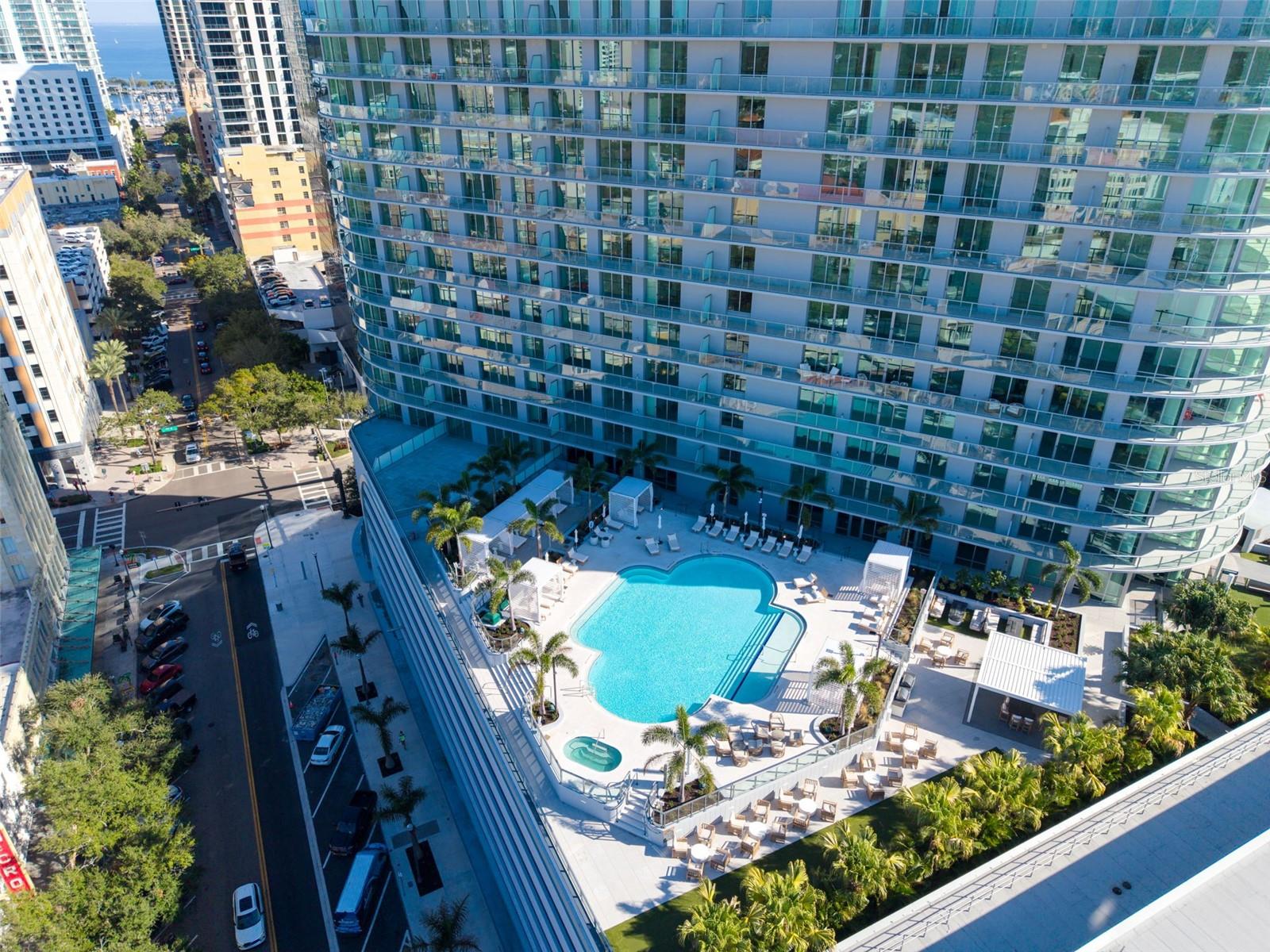400 CENTRAL - Residential Lease