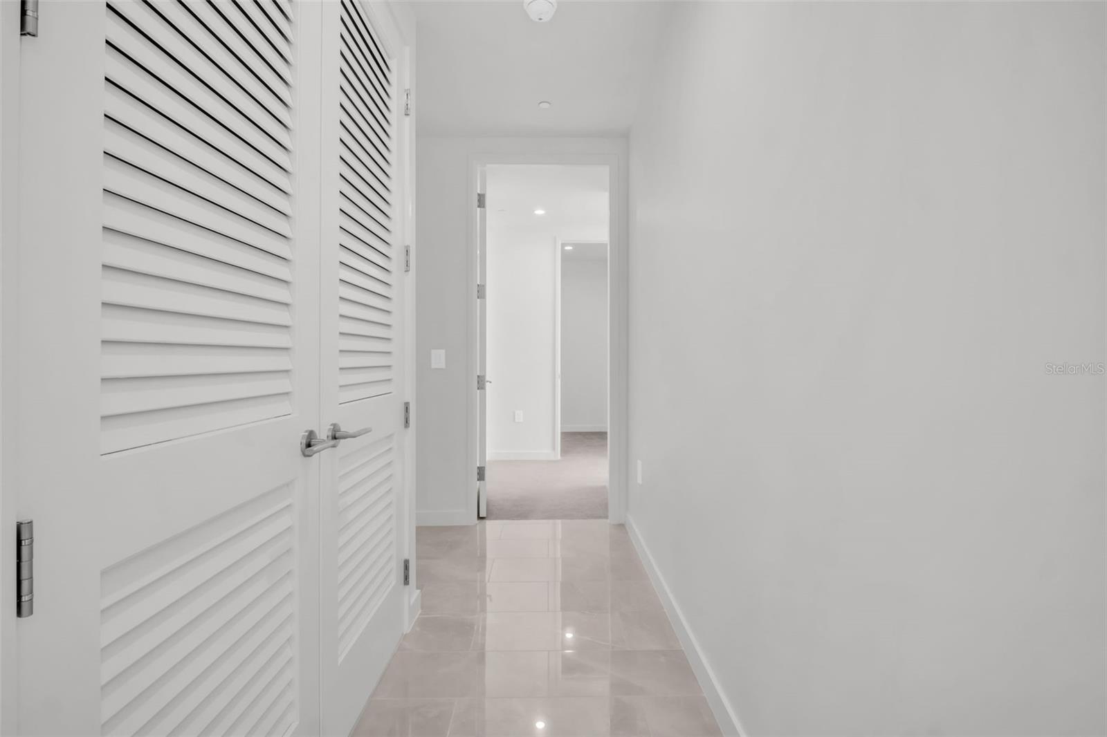 400 CENTRAL - Residential Lease