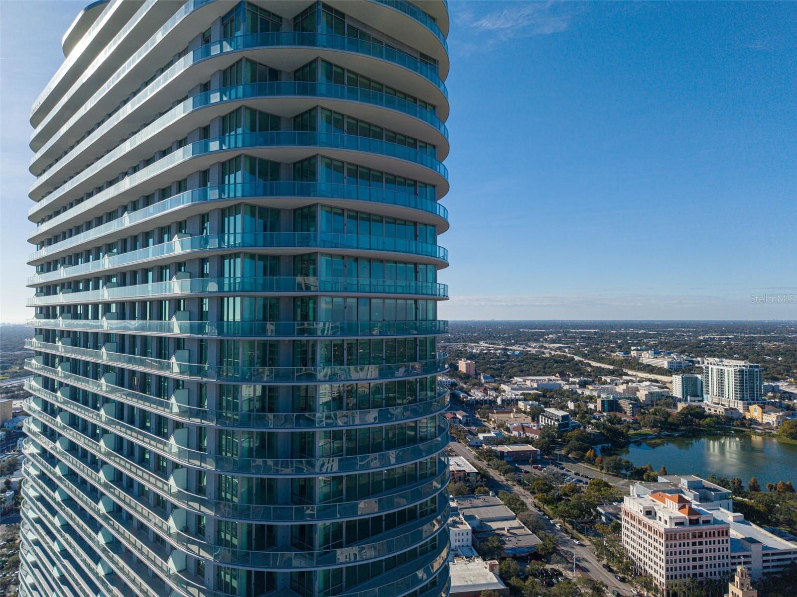 400 CENTRAL - Residential Lease