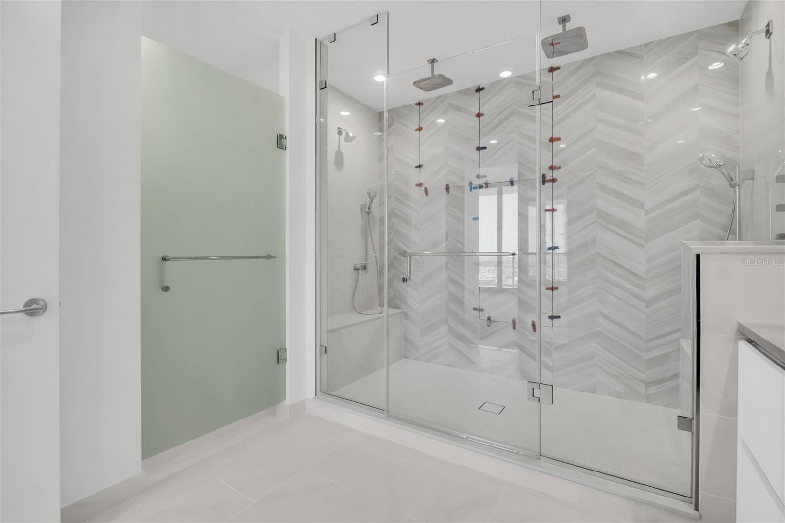 400 CENTRAL - Residential Lease