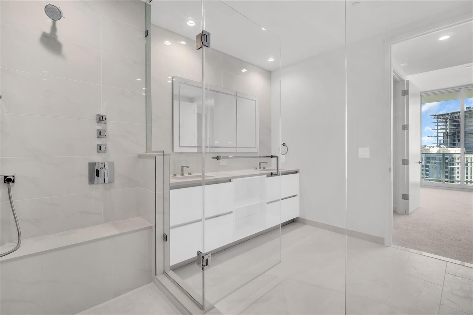 400 CENTRAL - Residential Lease