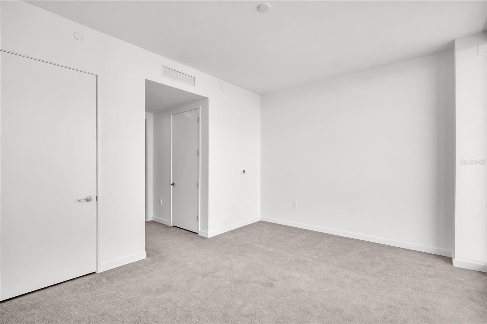 400 CENTRAL - Residential Lease