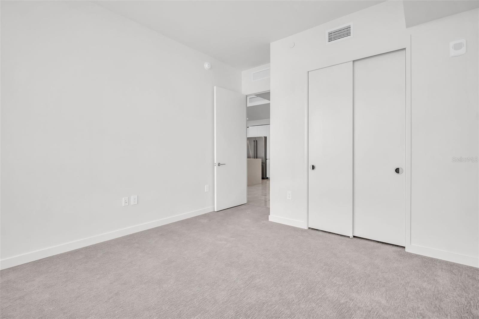 400 CENTRAL - Residential Lease