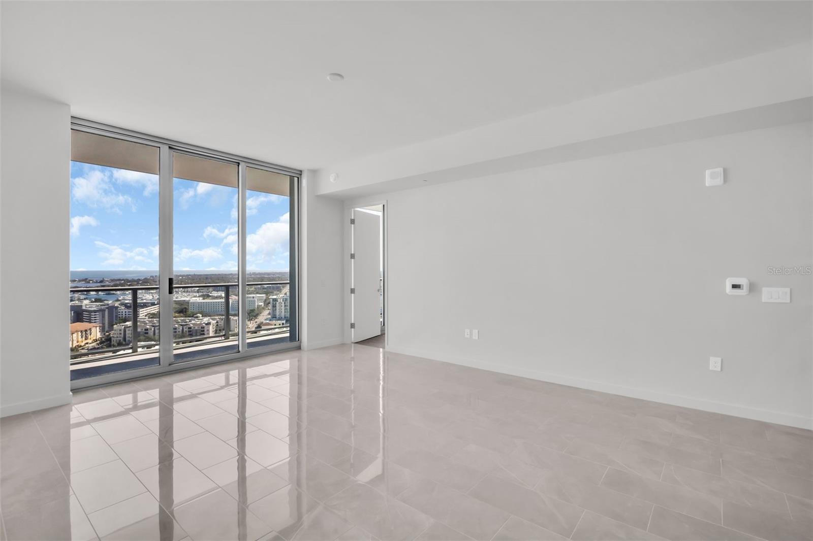 400 CENTRAL - Residential Lease
