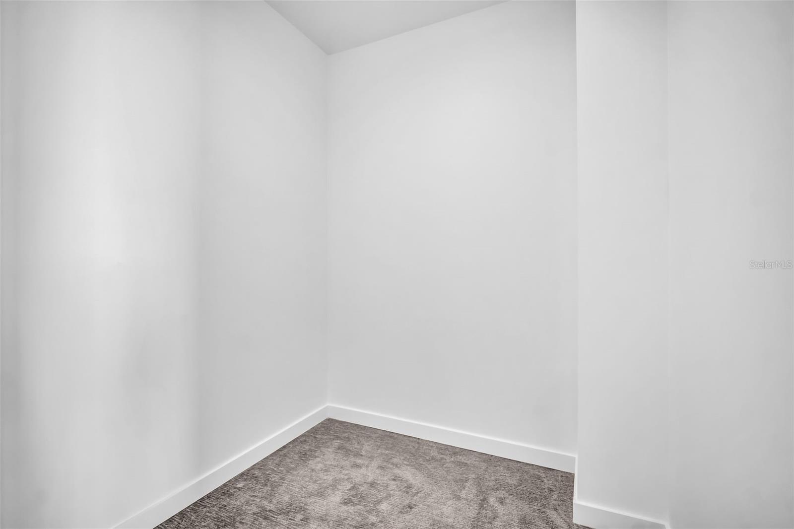 400 CENTRAL - Residential Lease