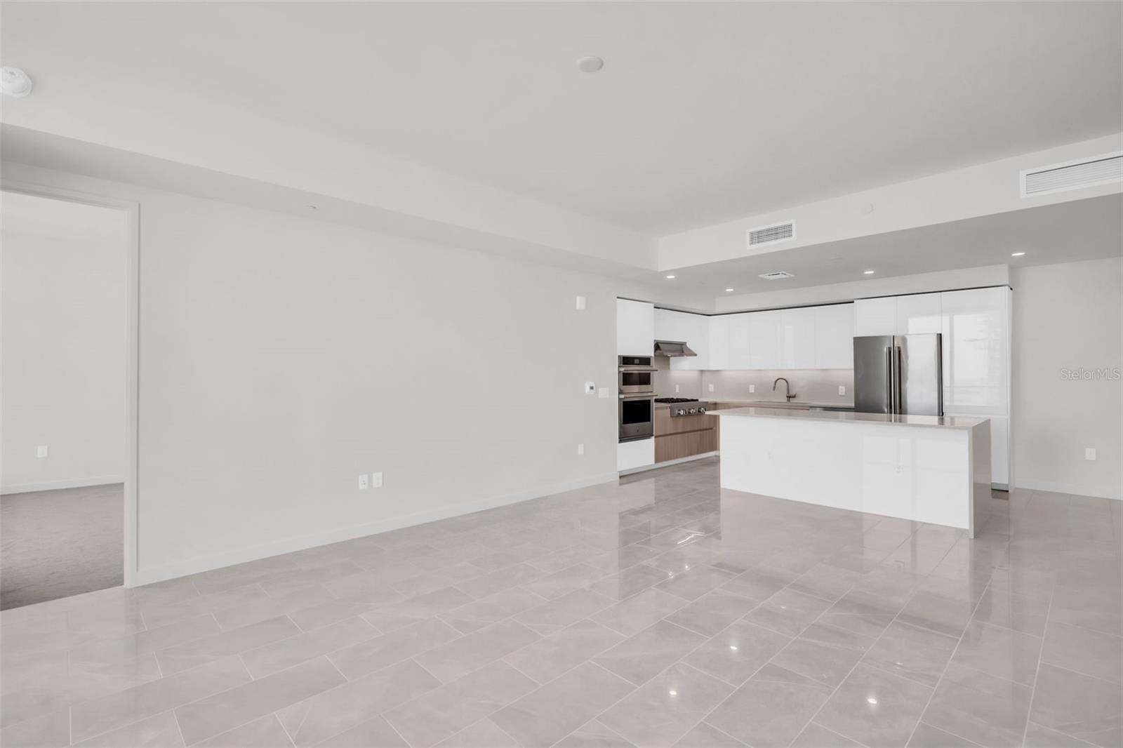 400 CENTRAL - Residential Lease