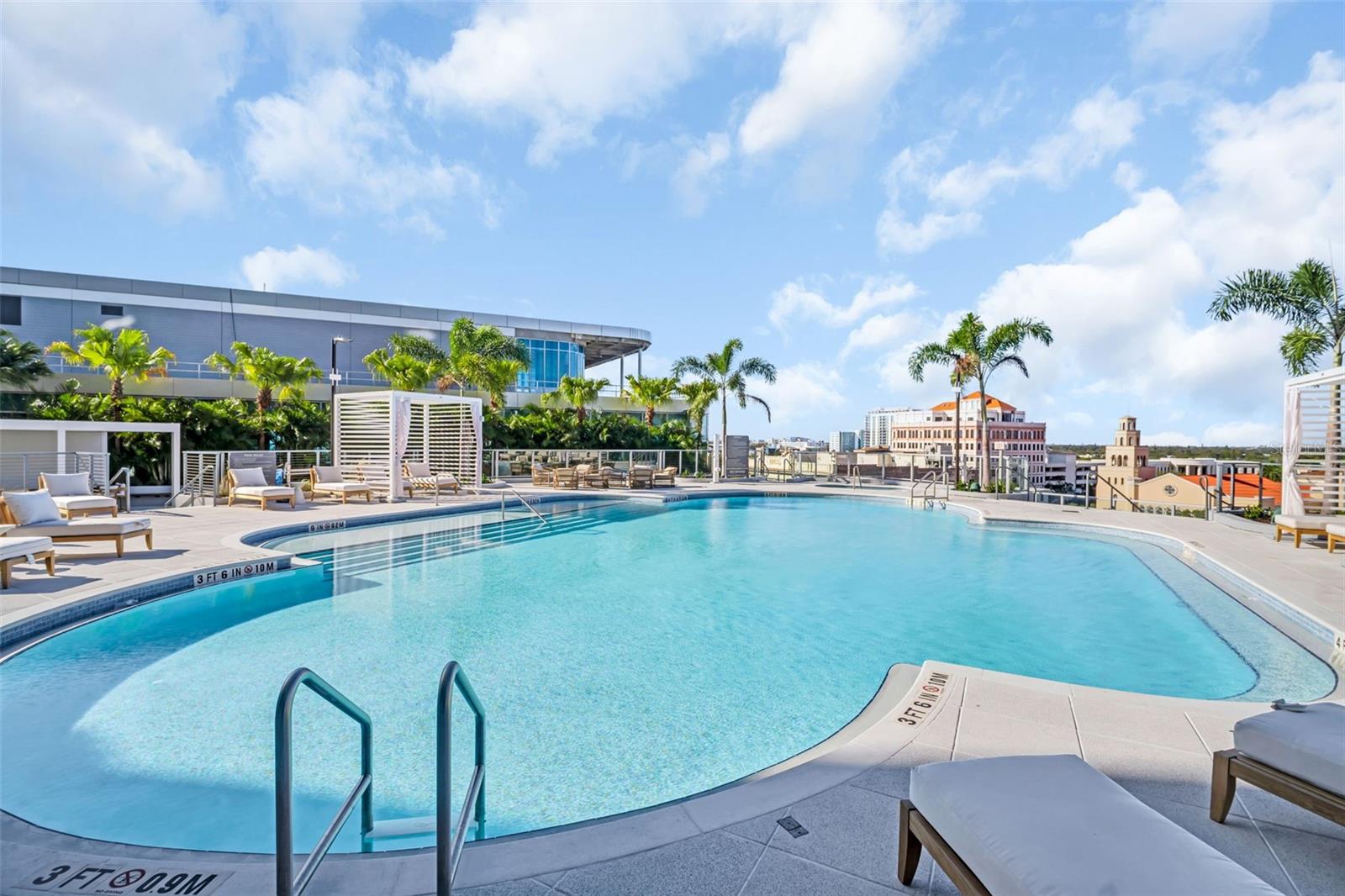 400 CENTRAL - Residential Lease