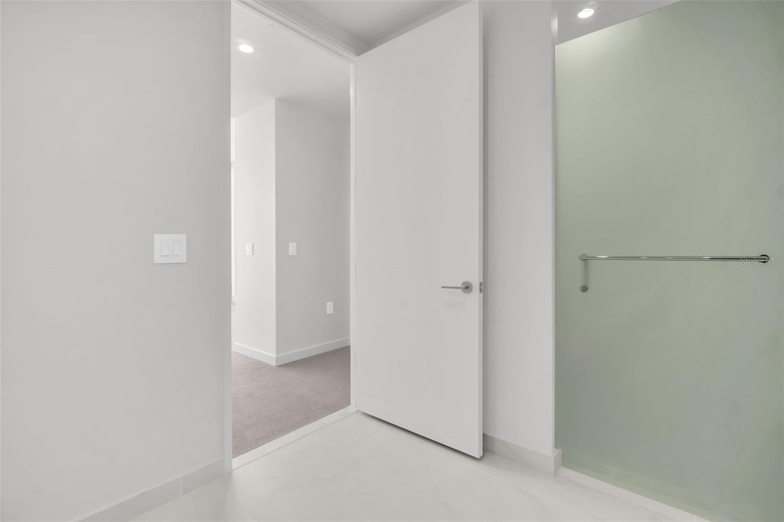 400 CENTRAL - Residential Lease
