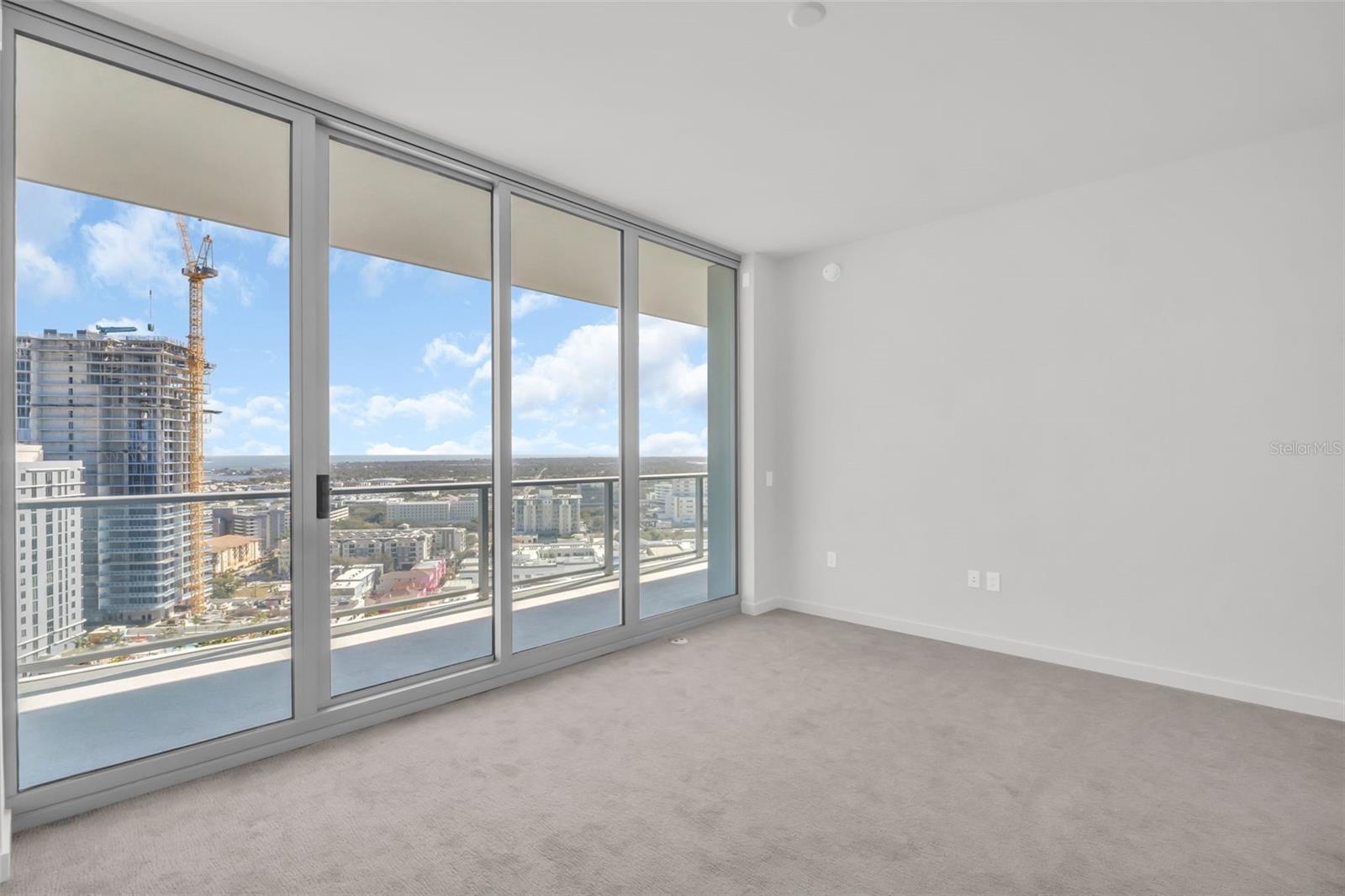 400 CENTRAL - Residential Lease